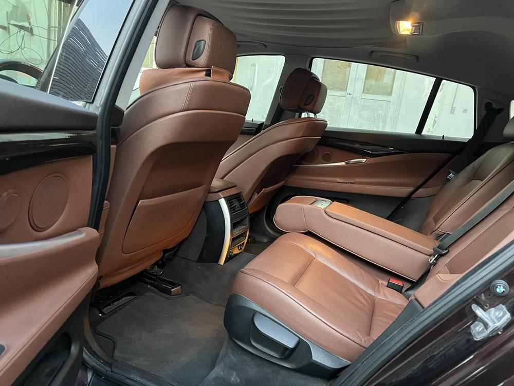 BMW 5 Series GT 2014 535i Leading – фото 15