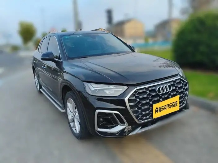 Audi Q5L 2022 Model 40T Luxury Dynamic Model – фото 3