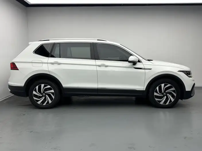 Volkswagen Tiguan L 2023 Model 300TSI 2WD Smart Edition – фото 8