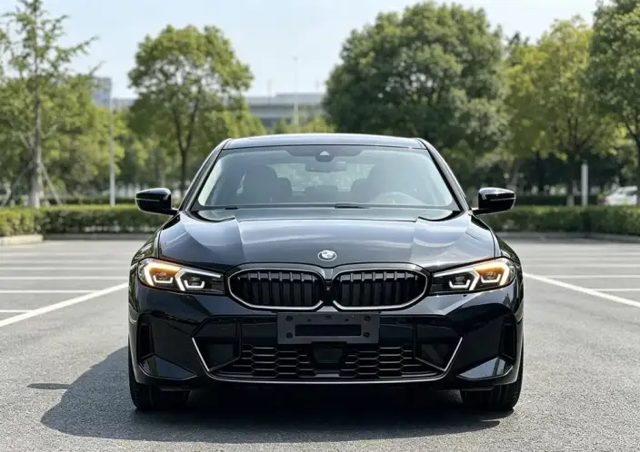 BMW 3 Series 2025 Model 330Li M Sports Night Set – фото 2