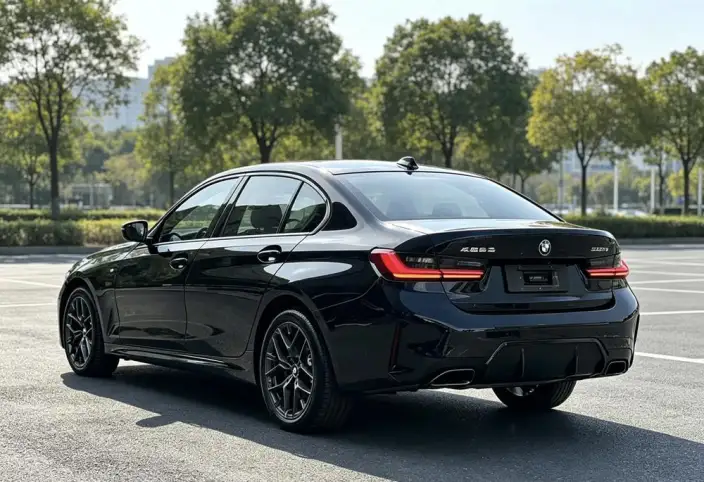 BMW 3 Series 2025 Model 330Li M Sports Night Set – фото 5