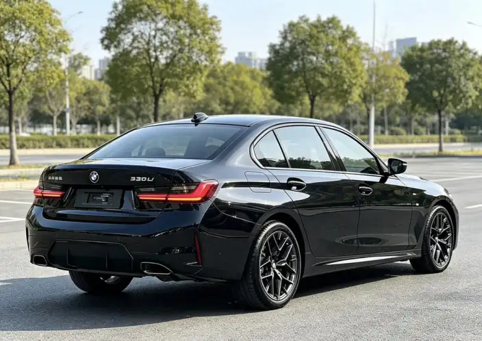 BMW 3 Series 2025 Model 330Li M Sports Night Set – фото 6