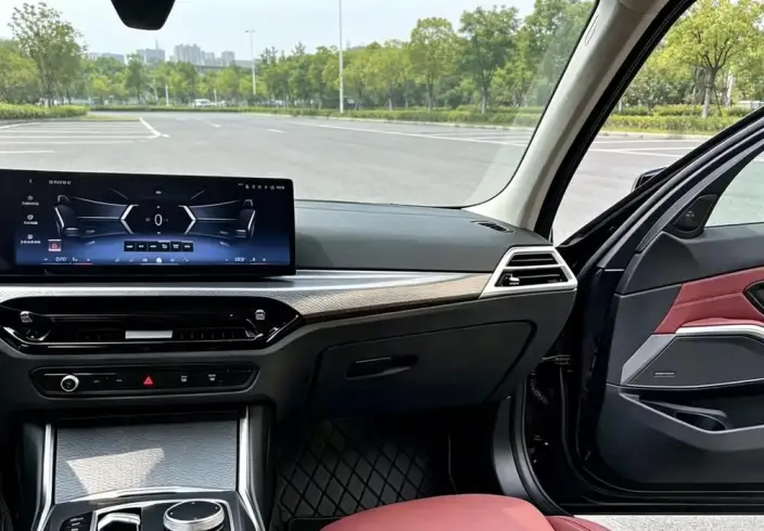 BMW 3 Series 2025 Model 330Li M Sports Night Set – фото 9