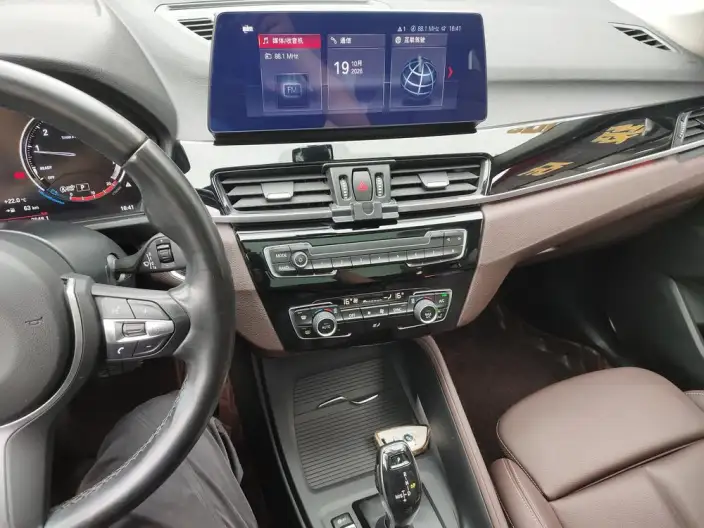 BMW X1 2022 Model sDrive25Li Leading Model – фото 5