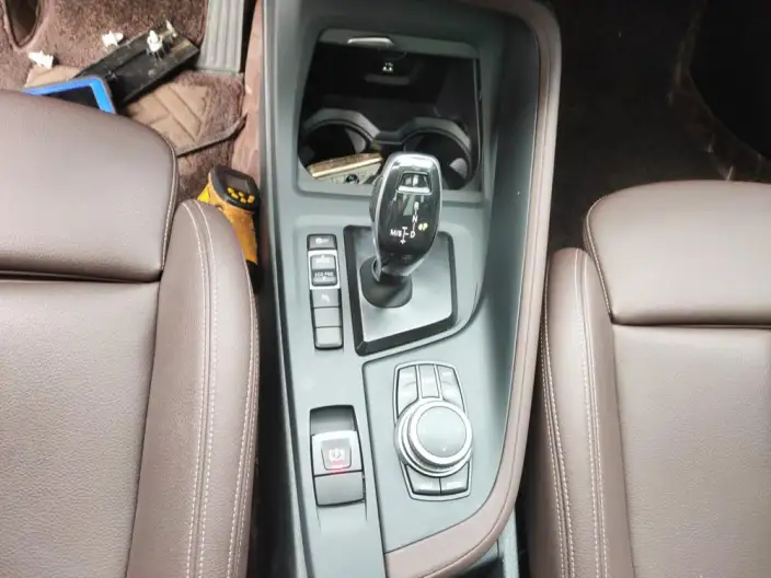 BMW X1 2022 Model sDrive25Li Leading Model – фото 9