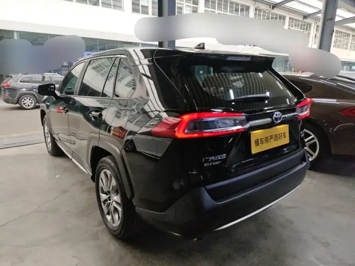 Toyota Wildlander 2022 Model Hybrid 2.5L 4WD Luxury PLUS Edition – фото 3