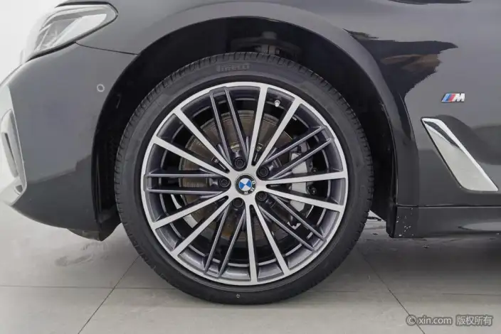 BMW 5 Series 2023 Model 530Li Leading Model M Sports Set – фото 8
