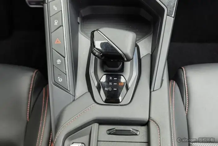 Lynk & Co 06 2020 Model 1.5T Shine Halo – фото 10