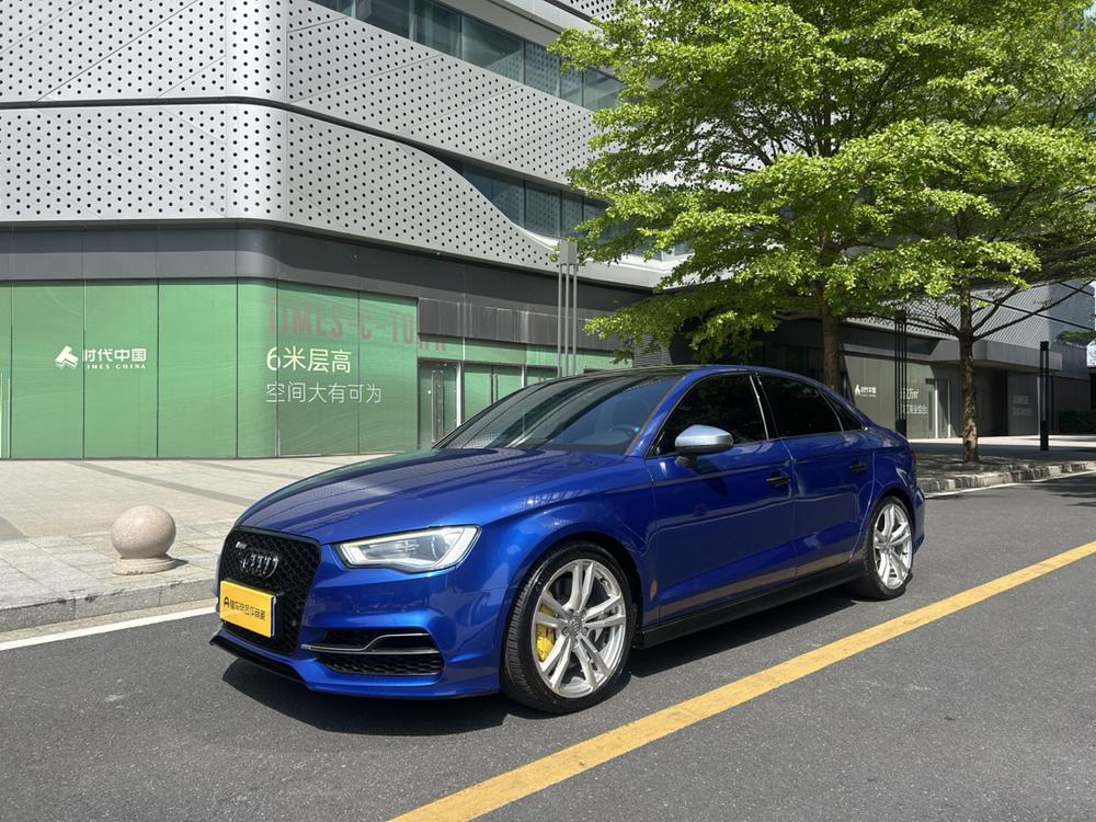 Audi S3 2015 модификация S3 2.0T Limousine – фото 1