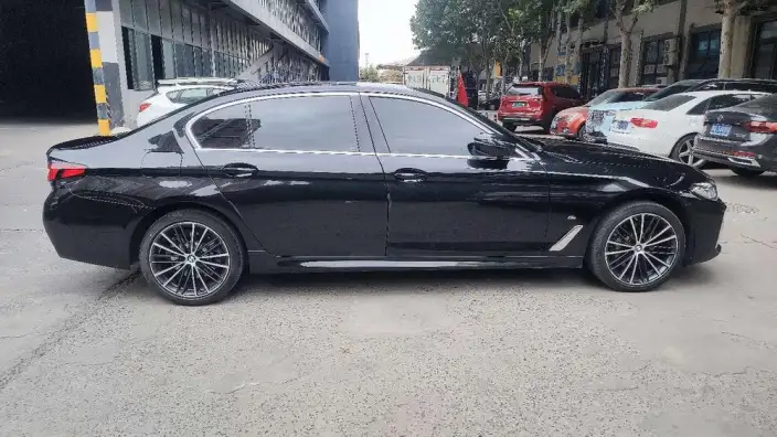 BMW 5 Series 2023 Model Facelift 530Li Leading Model M Sports Set – фото 7