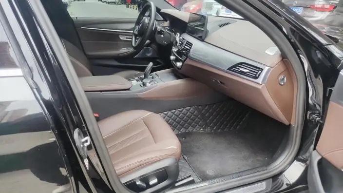 BMW 5 Series 2023 Model Facelift 530Li Leading Model M Sports Set – фото 10