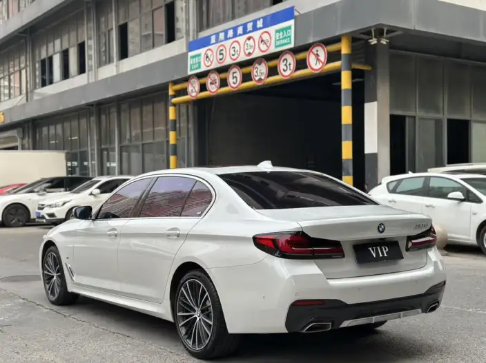 BMW 5 Series 2023 Model 530Li Leading Model M Sports Set – фото 4