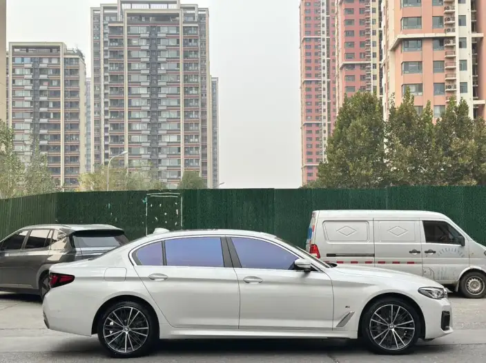 BMW 5 Series 2023 Model 530Li Leading Model M Sports Set – фото 7