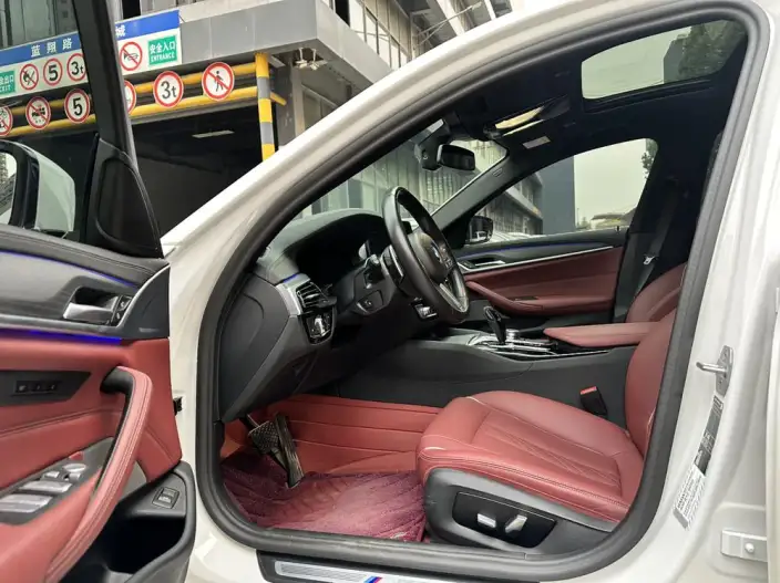 BMW 5 Series 2023 Model 530Li Leading Model M Sports Set – фото 9