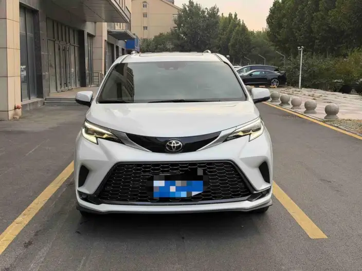 Granvia 2024 Model Intelligent Hybrid 2.5L 4WD Noble PLUS Edition – фото 2