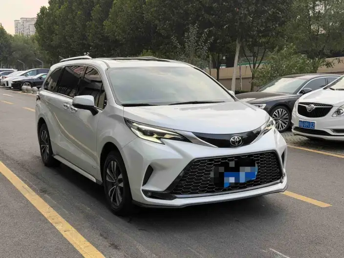 Granvia 2024 Model Intelligent Hybrid 2.5L 4WD Noble PLUS Edition – фото 3