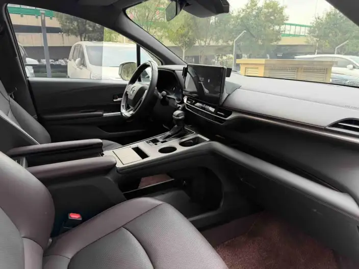 Granvia 2024 Model Intelligent Hybrid 2.5L 4WD Noble PLUS Edition – фото 8