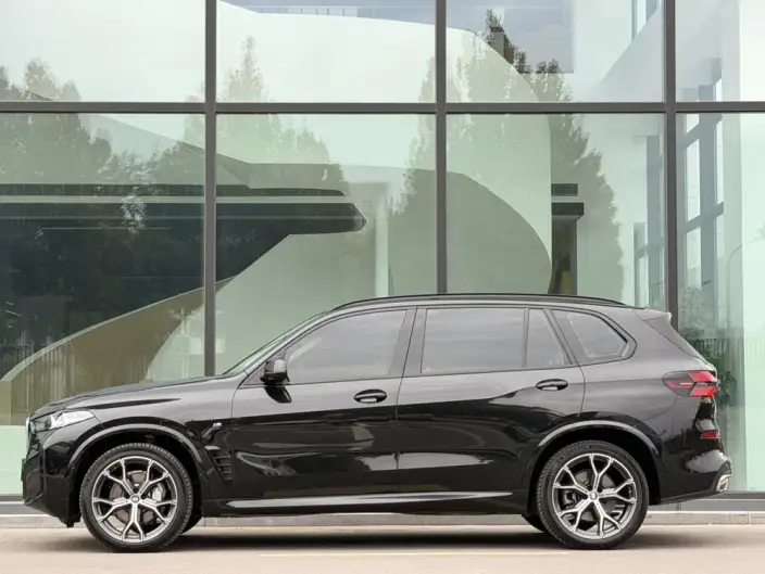 BMW X5 2025 Model xDrive30Li Exclusive Model M Sports Night Set – фото 3