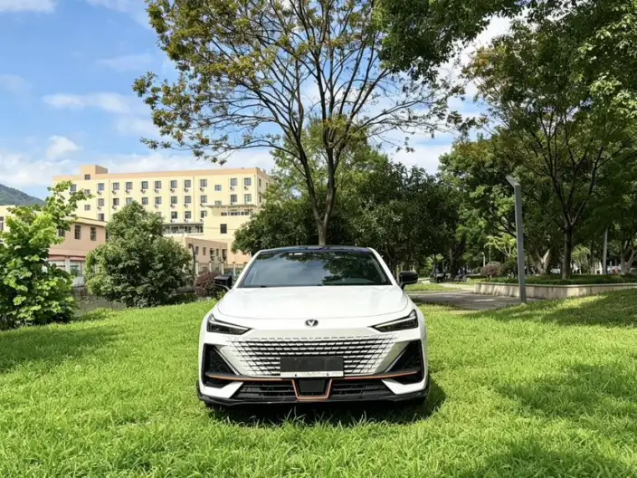 Changan UNI-V 2023 Model 1.5T Sports Edition – фото 2