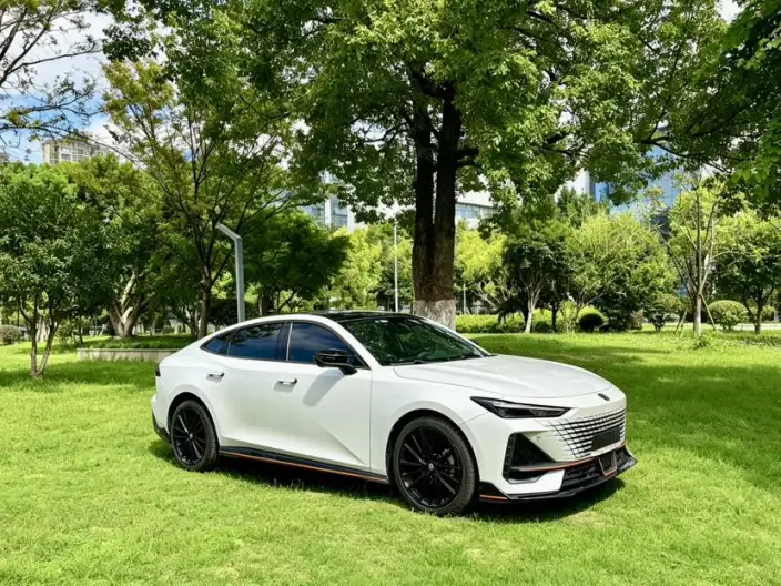 Changan UNI-V 2023 Model 1.5T Sports Edition – фото 3