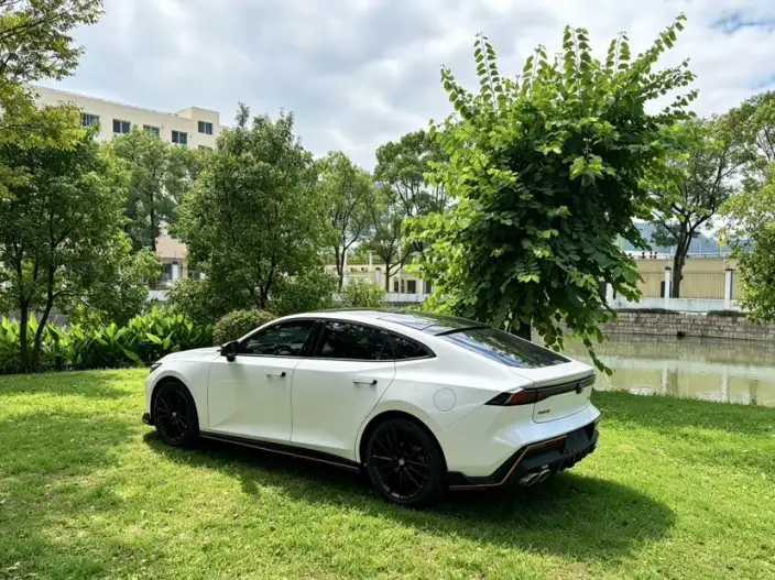 Changan UNI-V 2023 Model 1.5T Sports Edition – фото 4