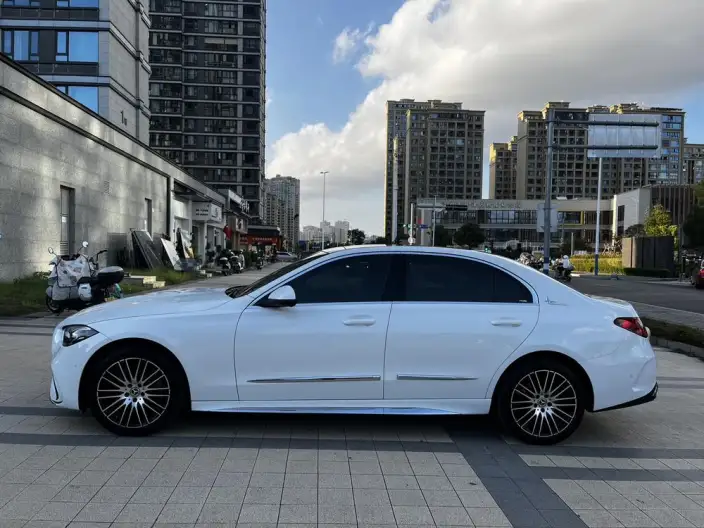 Mercedes-Benz C-Class 2024 Model C 260 L Sports Edition – фото 4