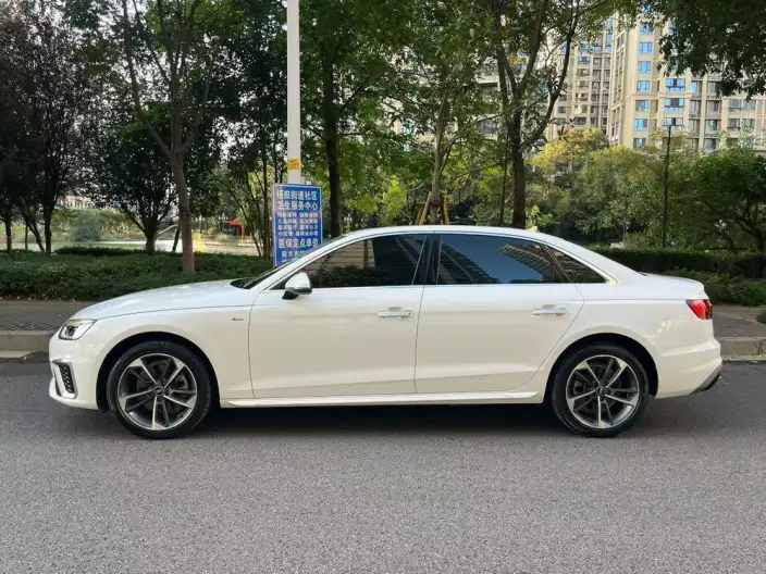 Audi A4 L 2022 Model 40 TFSI Fashion Dynamic Model – фото 4