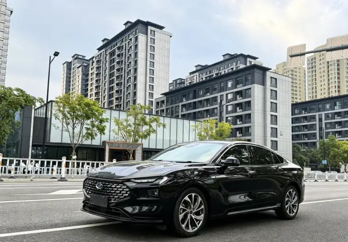 Ford Mondeo 2022 Model Facelift EcoBoost 245 Supreme Model – фото 1