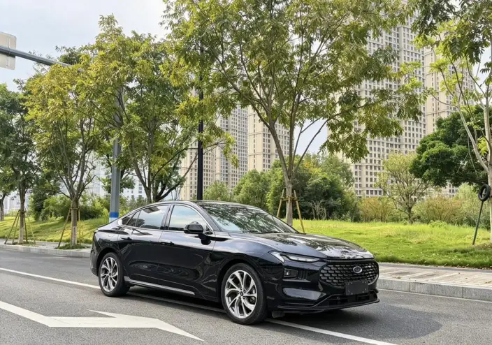 Ford Mondeo 2022 Model Facelift EcoBoost 245 Supreme Model – фото 3