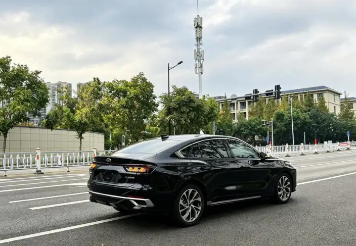 Ford Mondeo 2022 Model Facelift EcoBoost 245 Supreme Model – фото 6
