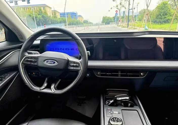 Ford Mondeo 2023 Model EcoBoost 245 Luxury Model – фото 9