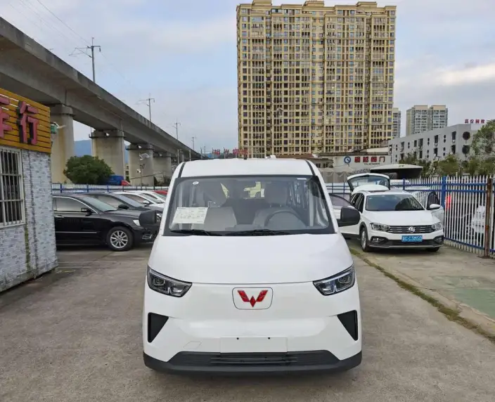 Wuling Yangguang 2026 Model 440km Passenger car Edition Comfort Model 6 seat