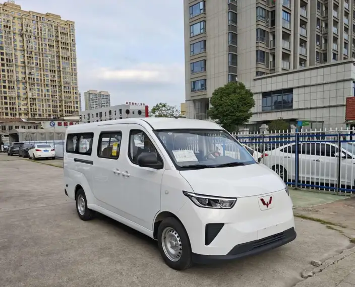 Wuling Yangguang 2026 Model 440km Passenger car Edition Comfort Model 6 seat