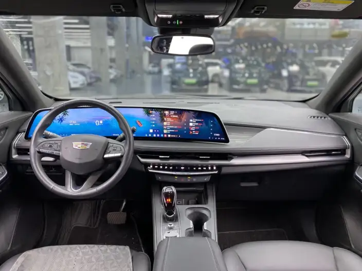 Cadillac XT4 2024 Model 28T 2WD Luxury Model – фото 10