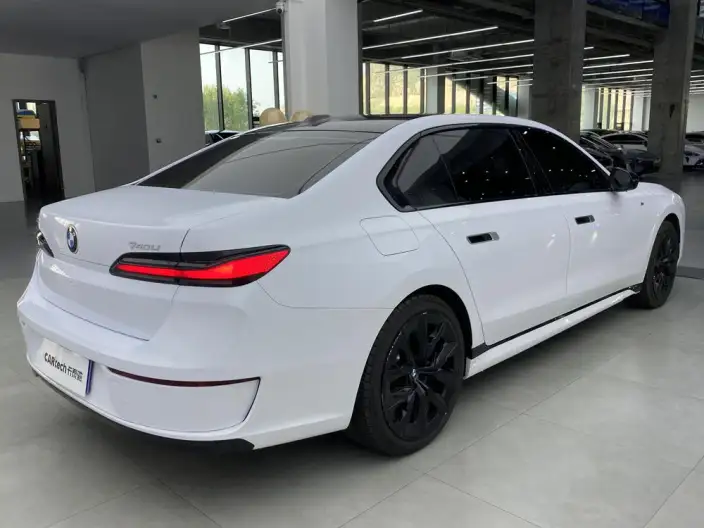 BMW 7 Series 2023 Model 740Li Exclusive Model Luxury Set – фото 4