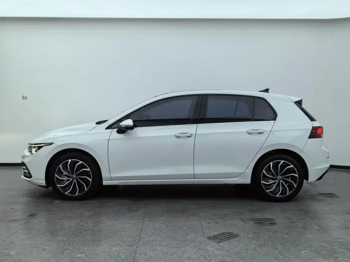 Volkswagen Golf 2024 Model 280TSI DSG Pro 50 Legend Edition – фото 4