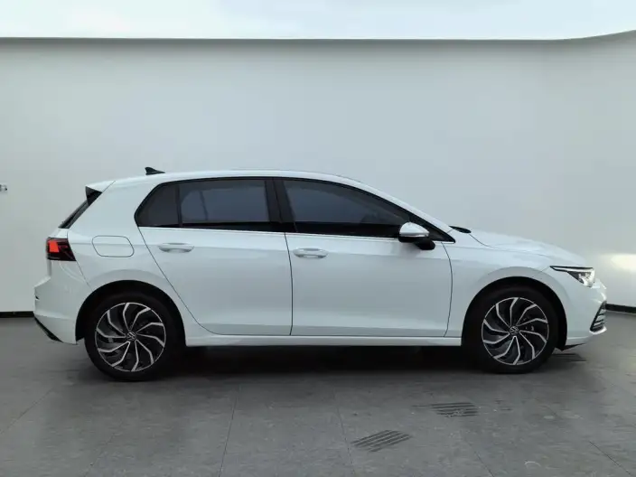 Volkswagen Golf 2024 Model 280TSI DSG Pro 50 Legend Edition – фото 8