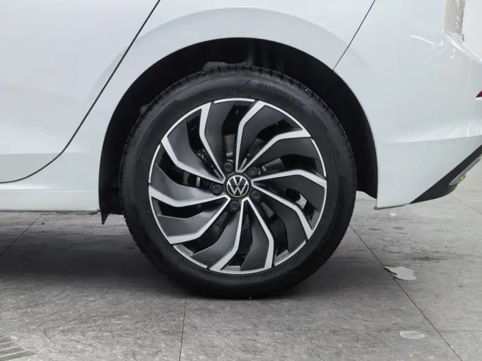 Volkswagen Golf 2024 Model 280TSI DSG Pro 50 Legend Edition – фото 9