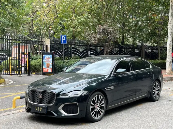 Jaguar XFL 2024 Model 2.0T P250 2WD Exclusive Deluxe Edition