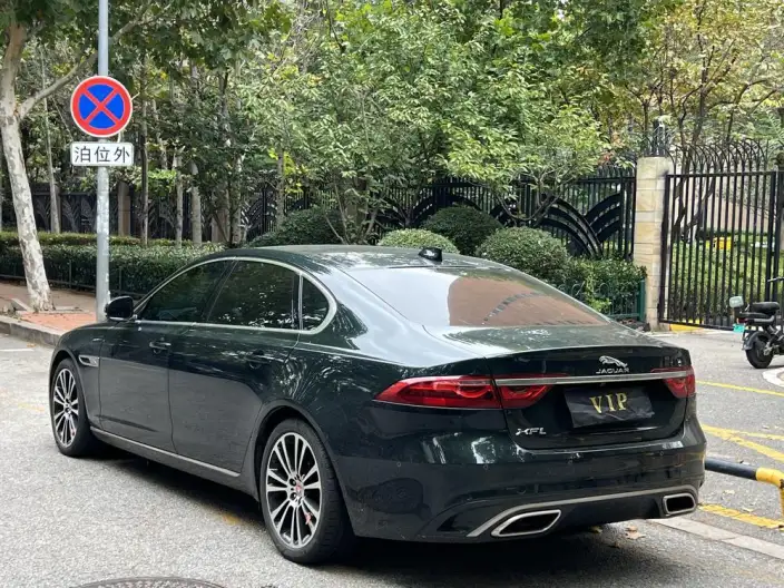 Jaguar XFL 2024 Model 2.0T P250 2WD Exclusive Deluxe Edition