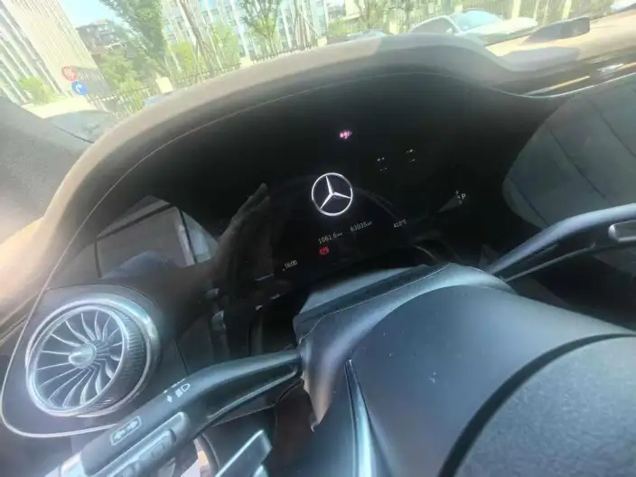 Mercedes-Benz EQS SUV 2023 Model EQS 450 4MATIC Pioneer Edition – фото 7