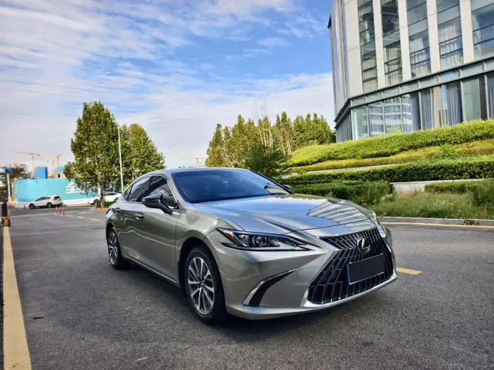 Lexus ES 2024 Model 200 Premium – фото 3