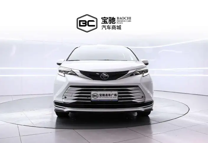 Toyota Sienna 2023 Model Hybrid 2.5L Platinum edition – фото 2