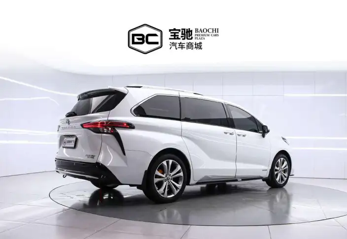 Toyota Sienna 2023 Model Hybrid 2.5L Platinum edition – фото 4