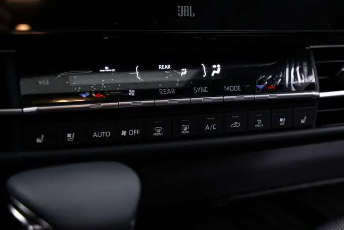 Toyota Sienna 2023 Model Hybrid 2.5L Platinum edition – фото 8