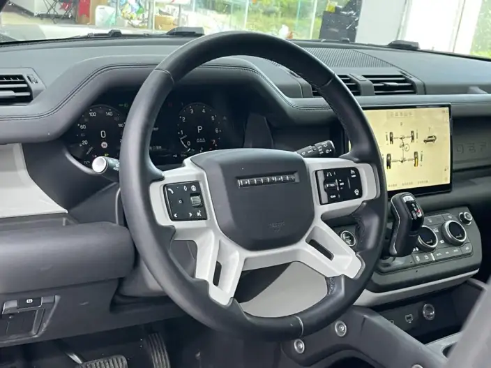 Land Rover Defender 2024 Model 110 3.0T P400 XS – фото 8
