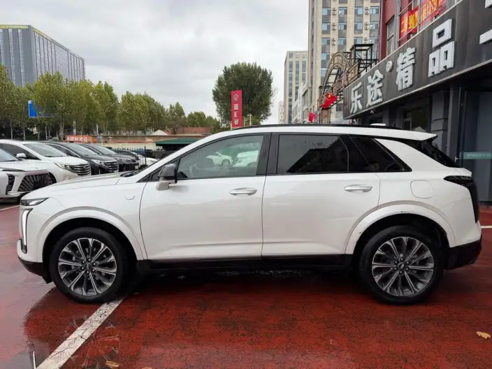 Cadillac XT5 2025 Model 28T 4WD Luxury Model – фото 3