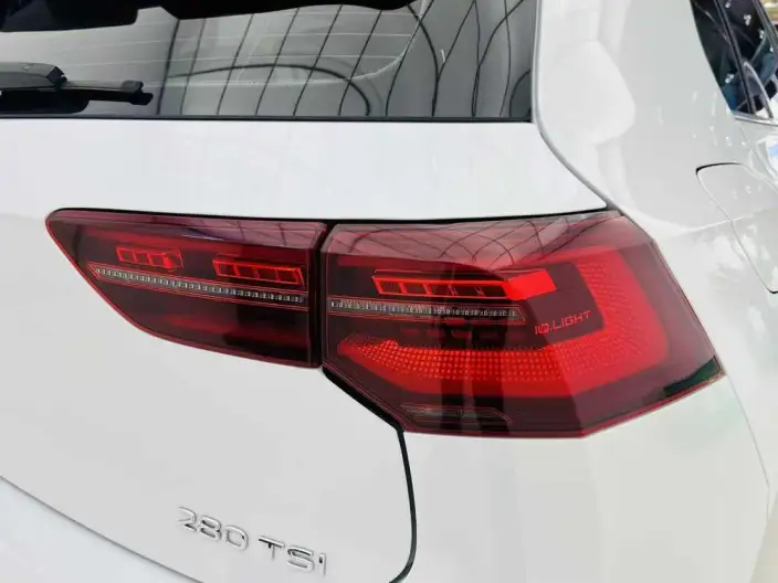 Volkswagen Golf 2021 Model 280TSI DSG R-Line – фото 8