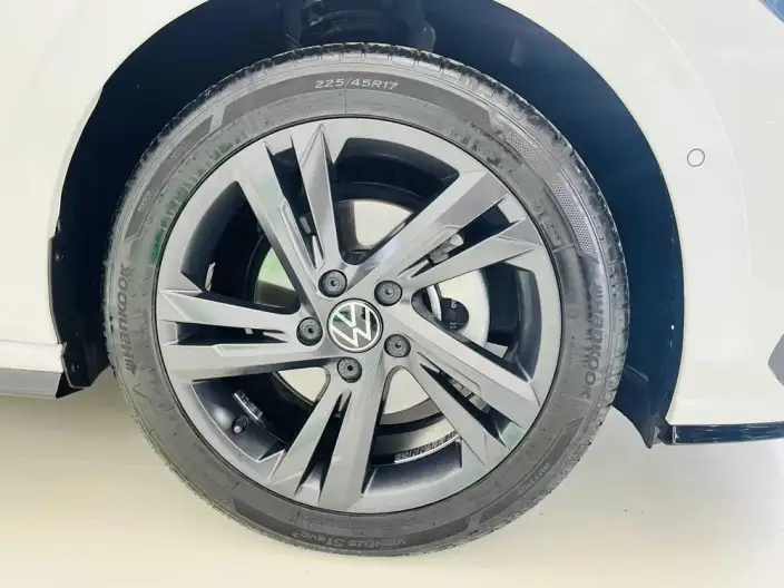 Volkswagen Golf 2021 Model 280TSI DSG R-Line – фото 10