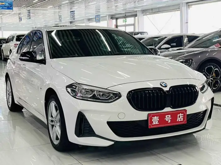 BMW 1 Series 2021 Model Facelift 120i M Sports Night Edition – фото 3